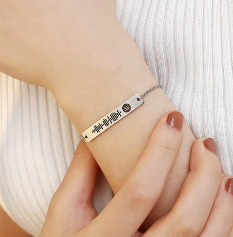 Pulseira baby  e adulto personalizada com nomes e spotify